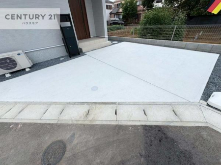 ԏ@ԃXy[X2䕪܂IZJhJ[͂AoCN⎩]ԂȂǂuꏊɍ܂B