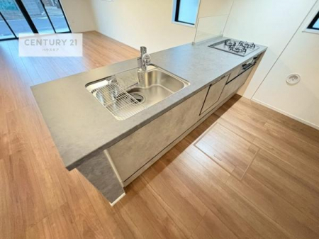 Lb`@lC̑ΖʎVXeLb`̗pĂ܂IƑ̃R~jP[VRƑ݌vłB
qlɂڂ͂̂ŊłˁBLXgĉKɍƂi݂܂B