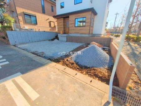 ԏ@ԃXy[X2䕪܂IZJhJ[͂AoCN⎩]ԂȂǂuꏊɍ܂B
