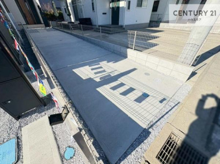 ԏ@ԃXy[X2䕪܂IZJhJ[͂AoCN⎩]ԂȂǂuꏊɍ܂B