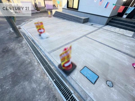 ԏ@ԃXy[X2䕪܂IZJhJ[͂AoCN⎩]ԂȂǂuꏊɍ܂B