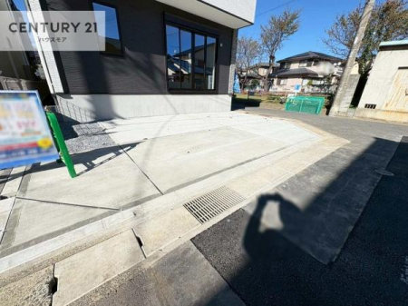 ԏ@ԃXy[X2䕪܂IZJhJ[͂AoCN⎩]ԂȂǂuꏊɍ܂B