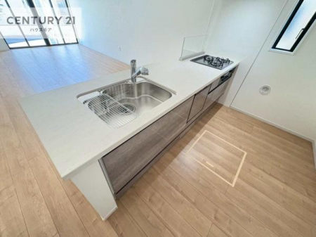 Lb`@lC̑ΖʎVXeLb`̗pĂ܂IƑ̃R~jP[VRƑ݌vłB
qlɂڂ͂̂ŊłˁBLXgĉKɍƂi݂܂B