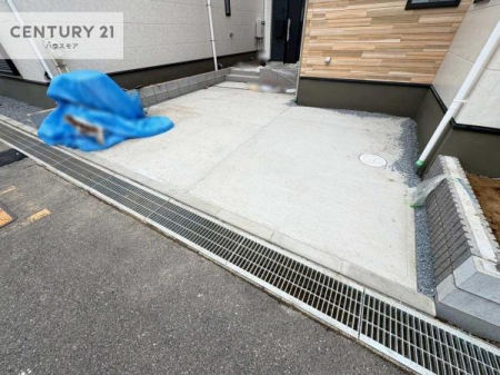 ԏ@ԃXy[X2䕪܂IZJhJ[͂AoCN⎩]ԂȂǂuꏊɍ܂B