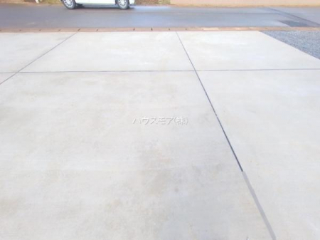 ԏ@ԃXy[X2䕪܂IZJhJ[͂AoCN⎩]ԂȂǂuꏊɍ܂B