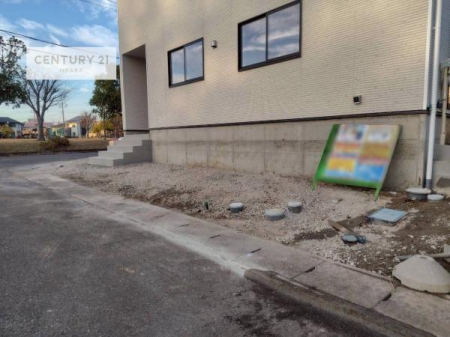 ԏ@ԃXy[X2䕪܂IZJhJ[͂AoCN⎩]ԂȂǂuꏊɍ܂B