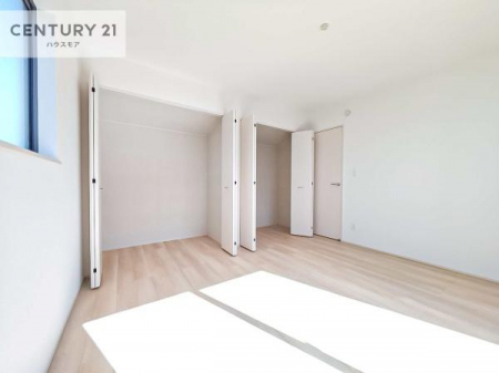 [@emɂ̓N[[bgĂA[Xy[X[BߗނpiAGߕ̎[ɕ֗ŁAłƕЕtۂĂ܂B