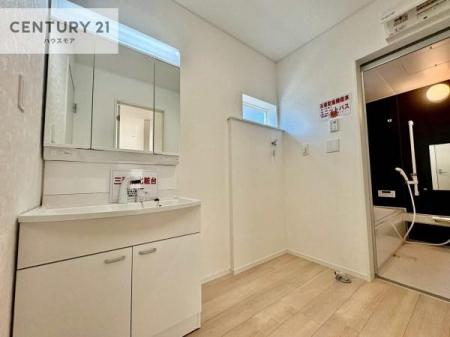 ʑEʏ@t̖邢ʎłICɓւłĐɕۂƂł܂IRނ̂łς̎dオǂȂ܂ˁI