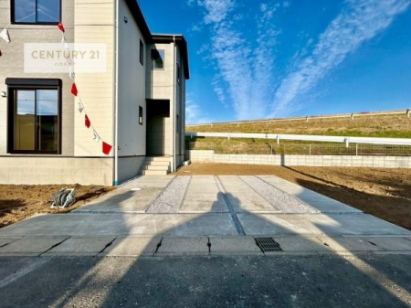 ԏ@ԃXy[X3䕪܂IZJhJ[͂AoCN⎩]ԂȂǂuꏊɍ܂B