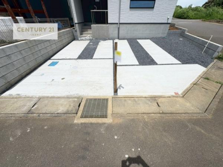 ԏ@ԃXy[X2䕪܂IZJhJ[͂AoCN⎩]ԂȂǂuꏊɍ܂BynwJÒz