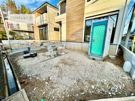 ԏ@ԃXy[X2䕪܂IZJhJ[͂AoCN⎩]ԂȂǂuꏊɍ܂B