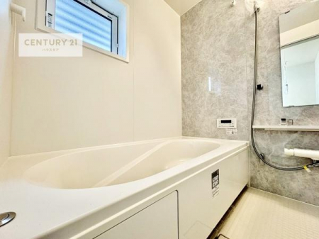 @Ƃ̂oX[IKȃoX^C܂I
1̔ƖĂfGȃN[[VԂɂȂ肻łˁB