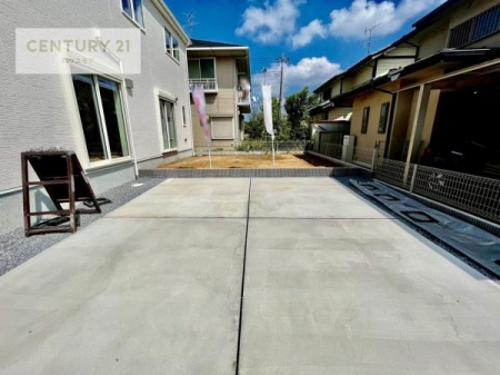 ԏ@ԃXy[X2䕪܂IZJhJ[͂AoCN⎩]ԂȂǂuꏊɍ܂B