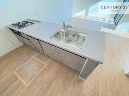 Lb`@lC̑ΖʎVXeLb`̗pĂ܂IƑ̃R~jP[VRƑ݌vłB
qlɂڂ͂̂ŊłˁBLXgĉKɍƂi݂܂B