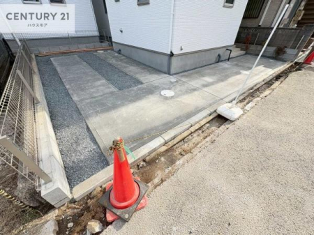 ԏ@ԃXy[X2䕪܂IZJhJ[͂AoCN⎩]ԂȂǂuꏊɍ܂B