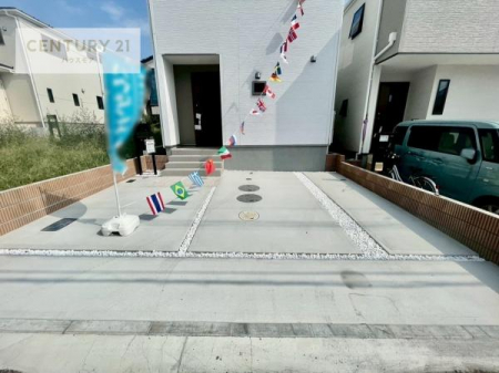 ԏ@ԃXy[X2䕪܂IZJhJ[͂AoCN⎩]ԂȂǂuꏊɍ܂B