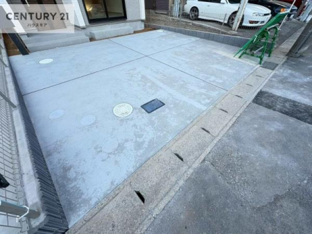 ԏ@ԃXy[X2䕪܂IZJhJ[͂AoCN⎩]ԂȂǂuꏊɍ܂B
