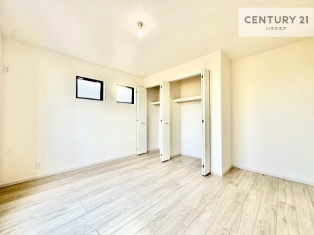 [@emɂ̓N[[bgĂA[Xy[X[BߗނpiAGߕ̎[ɕ֗ŁAłƕЕtۂĂ܂B