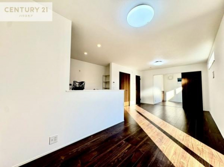 rO@yn̔JÒz
傫ȑ炽Ղ̗z閾邢rOBĴ郊rOŉƑĉ났̎Ԃ߂܂B