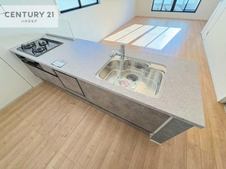 Lb`@lC̑ΖʎVXeLb`̗pĂ܂IƑ̃R~jP[VRƑ݌vłB
qlɂڂ͂̂ŊłˁBLXgĉKɍƂi݂܂B