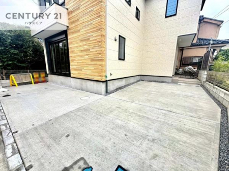 ԏ@ԃXy[X2䕪܂IZJhJ[͂AoCN⎩]ԂȂǂuꏊɍ܂B