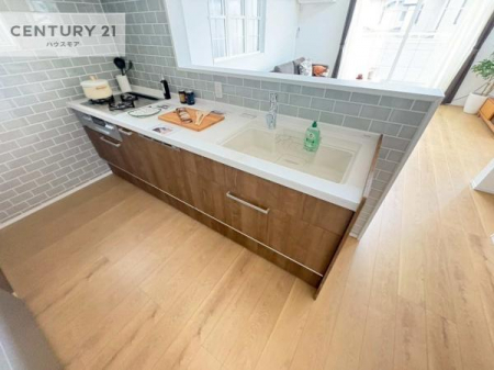 Lb`@lC̑ΖʎVXeLb`̗pĂ܂IƑ̃R~jP[VRƑ݌vłB
qlɂڂ͂̂ŊłˁB[͂܂I