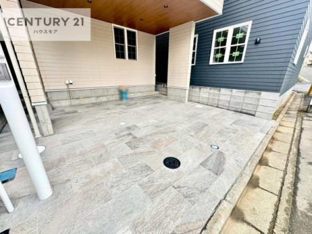 ԏ@ԃXy[X2䕪܂IZJhJ[͂AoCN⎩]ԂȂǂuꏊɍ܂B