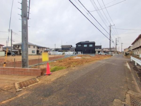 ���̑����n�@�O�ʓ��H��4���I�z����ǍD�ȗ��n�ł��B
�Ԍɓ��ꂪ���ȕ������S�ł��ˁB