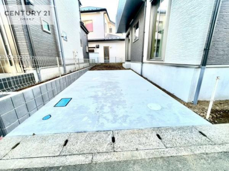 ���ԏ�@���ԃX�y�[�X��2�䕪����܂��I�Z�J���h�J�[�͂������A�o�C�N�⎩�]�ԂȂǂ��u���ꏊ�ɍ���܂���B