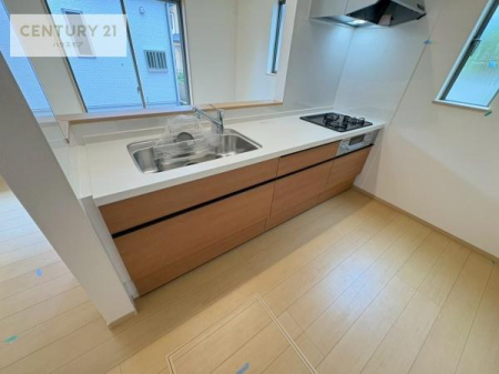 �L�b�`���@��l�C�̑Ζʎ��V�X�e���L�b�`�����̗p���Ă��܂��I���Ƒ��̃R�~���j�P�[�V���������R�Ƒ�����݌v�ł��B
���q�l�ɂ��ڂ��͂��̂Ŋ������ł��ˁB�L�X�g���ĉ��K�ɍ�Ƃ��i�݂܂��B