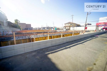 ���ԏ�@���ԃX�y�[�X��2�䕪����܂��I�Z�J���h�J�[�͂������A�o�C�N�⎩�]�ԂȂǂ��u���ꏊ�ɍ���܂���B