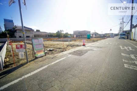 ���̑����n�@�O�ʓ��H��5.7���~22.5���I�z����ǍD�ȗ��n�ł��B
�Ԍɓ��ꂪ���ȕ������S�ł��ˁB