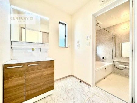 ���ʑ�E���ʏ��@�O�ʋ��d�l�̐��ʏ��́A�g�����Ȃ݂����₷������I���͎��[�ɂȂ��Ă��܂��B�h���C���[�₨���ϓ����Еt������̂Ő��ʑ������X�b�L���ƌ����邱�Ƃ��o���܂��I