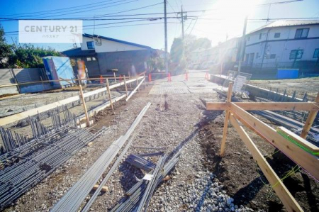 ���ԏ�@���ԃX�y�[�X��2�䕪����܂��I�Z�J���h�J�[�͂������A�o�C�N�⎩�]�ԂȂǂ��u���ꏊ�ɍ���܂���B