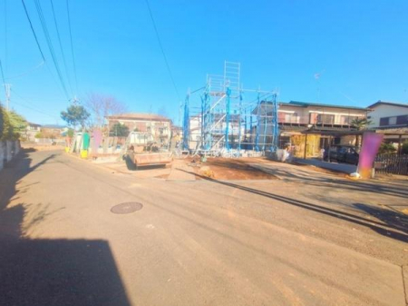 ���̑����n�@�O�ʓ��H��4���I�z����ǍD�ȗ��n�ł��B
�Ԍɓ��ꂪ���ȕ������S�ł��ˁB