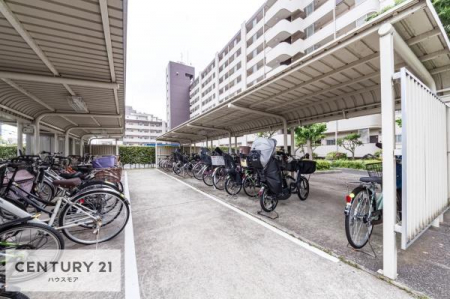 ���̑����p���@���֏ꊮ���ŁA���q���܂̎��]�Ԃ�ʋΗp�̎��]�Ԃ����S���Ēu���܂��B���Ƒ��ɂ����ꂵ���֗��Ȑݔ��ł��B