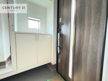 ���ց@�V���[�Y�{�b�N�X�t���Ȃ̂ŁA���ւ��Еt�����|�������₷���ł��I
�X�b�L���������ւŌ˂��J�����u�ԁA�������̂���S�n������Ԃ��o�}���Ă���܂��B
