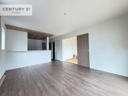 ���r���O�@�J�����̂���L�XLDK�I�\�t�@�[��_�C�j���O�e�[�u����u���Ă������ɂȂ�Ȃ��̂ŉ��K�ɉ߂����܂��I�R�~���j�P�[�V���������₷�����r���O�ł��I