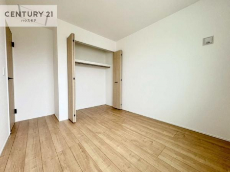 �m���@���[�X�y�[�X�����Ă��܂��I�������X�b�L�����ڂ��鎖���ł��܂��ˁB
�Ƌ��I�΂Ȃ��V���v���ȃf�U�C���ׁ̈A�Ƌ��I�΂����C�ɓ���̋�ԍ�肪�ł������ł��ˁB