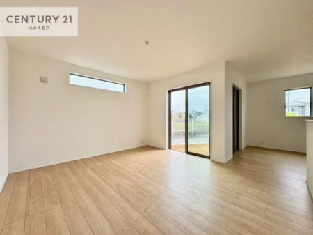 ���r���O�@�D�����z���܂肪���r���O����ł���ċ��S�n�̗ǂ���Ԃ����o���Ă���܂��I
���R�ƉƑ����W����b��������S�n�悢��ԁI