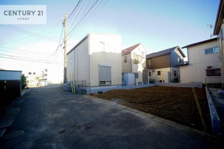 ���̑����n�@�O�ʓ��H��4���I�z����ǍD�ȗ��n�ł��B
�Ԍɓ��ꂪ���ȕ������S�ł��ˁB