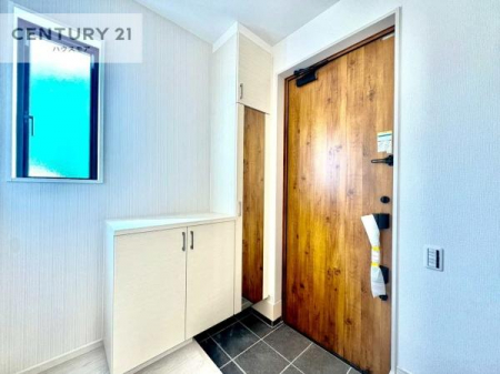 ���ց@�V���[�Y�{�b�N�X�t���Ȃ̂ŁA���ւ��Еt�����|�������₷���ł��I
�X�b�L���������ւŌ˂��J�����u�ԁA�������̂���S�n������Ԃ��o�}���Ă���܂��B
