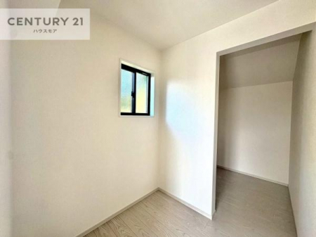 ���[�@�E�H�[�N�C���N���[�[�b�g�t���ł��B��������̂��m���Ȃǂ����[���Ă��������ł��ˁI���ɂ���@�������ȂǋG�ߕ��̑傫�ȉƓd�����[�ł��܂��B