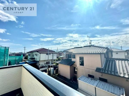 �Z�˂���̒��]�ʐ^�@������������Z��X�A���͂ɂ͍����������Ȃ��A�΂������󂪍L���J����������A
�z�����傫���Ղ��邱�Ƃ�����܂���B�C�����̗ǂ������ʂ蔲����X���݂ł��B