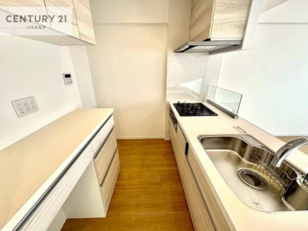 �L�b�`���@��l�C�̑Ζʎ��V�X�e���L�b�`�����̗p���Ă��܂��I���Ƒ��̃R�~���j�P�[�V���������R�Ƒ�����݌v�ł��B
���q�l�ɂ��ڂ��͂��̂Ŋ������ł��ˁB�L�X�g���ĉ��K�ɍ�Ƃ��i�݂܂��B