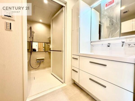 ���ʑ�E���ʏ��@�O�ʋ��d�l�̐��ʏ��́A�g�����Ȃ݂����₷������I���͎��[�ɂȂ��Ă��܂��B�h���C���[�₨���ϓ����Еt������̂Ő��ʑ������X�b�L���ƌ����邱�Ƃ��o���܂��I