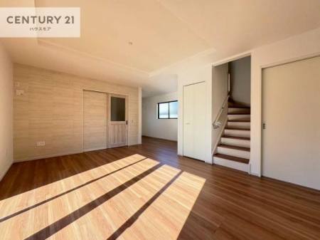 ���r���O�@���r���O�C���K�i�ŃR�~���j�P�[�V���������₷�����r���O�I
�L�X���Ă���̂Ń\�t�@�[��_�C�j���O�e�[�u����u���Ă������ɂȂ炸���K�ɉ߂����܂��I