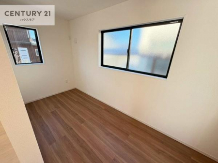 ���r���O�@���r���O�͂��D�݂ɍ��킹�ĊԎd�؂�Ή��\�ł��I
�z�̌����������ݐS�n�̗ǂ���ԁB