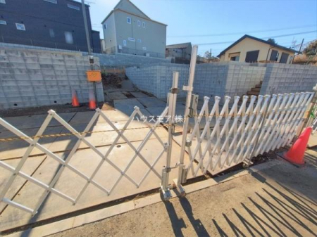 ���ԏ�@���ԃX�y�[�X��2�䕪����܂��I�Z�J���h�J�[�͂������A�o�C�N�⎩�]�ԂȂǂ��u���ꏊ�ɍ���܂���B