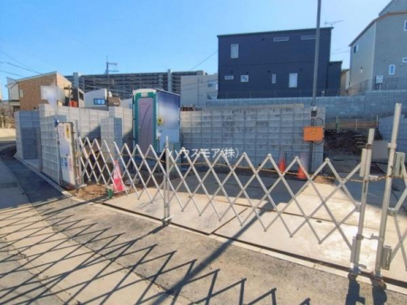 ���ԏ�@���ԃX�y�[�X��2�䕪����܂��I�Z�J���h�J�[�͂������A�o�C�N�⎩�]�ԂȂǂ��u���ꏊ�ɍ���܂���B